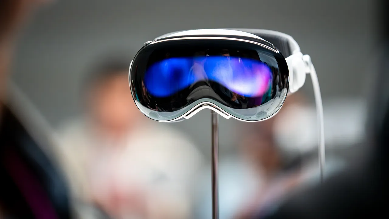 Apple Vision Pro Inspection